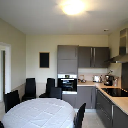 Vakantiehuis Maison 2 Chambres Avec Grand Jardin Arbore *